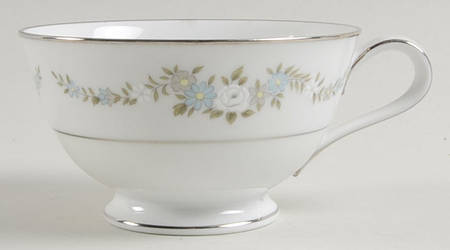 Leonore Footed Cup