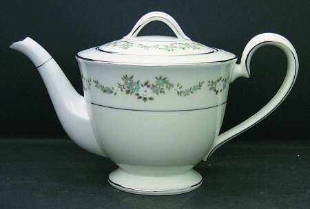 Leonore Teapot & Lid