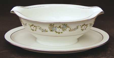 Leonore Gravy Boat with Attached Underplate