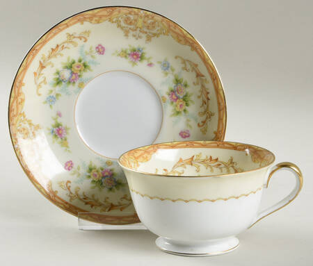 Leona Footed Cup & Saucer Set