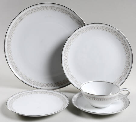 Leslie 5 Piece Place Setting