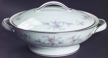 Lila Round Covered Vegetable