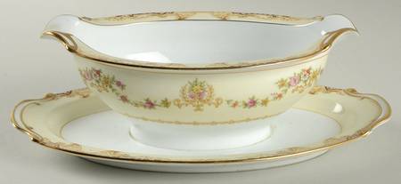 Lilac Gravy Boat with Attached Underplate