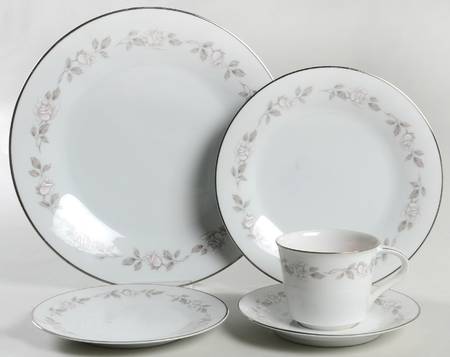 Lillian 40 Piece Estate Set