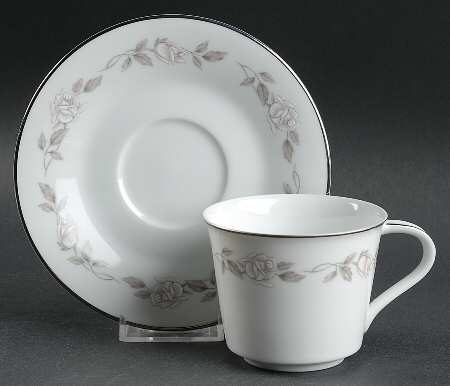 Lillian Flat Cup & Saucer Set