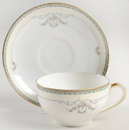 Lincoln Oversized Cup & Saucer Set