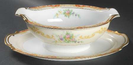 Linden Gravy Boat with Attached Underplate
