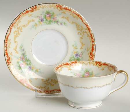 Linden Footed Cup & Saucer Set