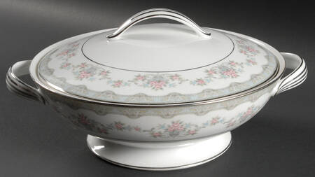 Lindsay Round Covered Vegetable