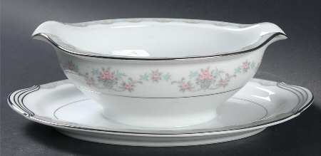 Lindsay Gravy Boat with Attached Underplate
