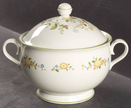 Lineage 2 Qt Round Covered Casserole by Noritake