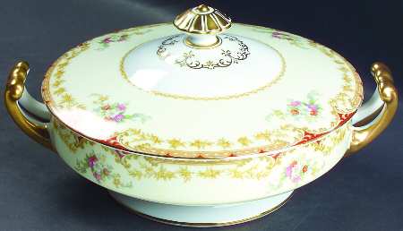 Lismore Round Covered Vegetable