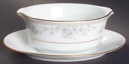 Lisle Gravy Boat with Attached Underplate
