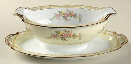 Lolita Gravy Boat with Attached Underplate