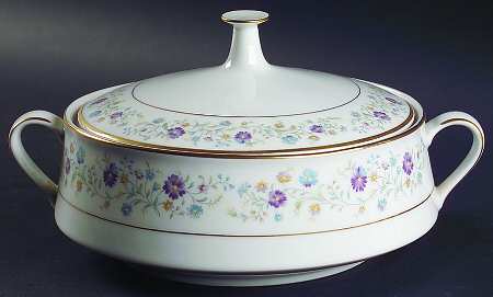 Longwood Round Covered Vegetable