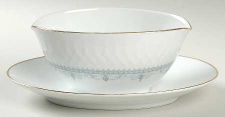 Lorenzo Gravy Boat with Attached Underplate