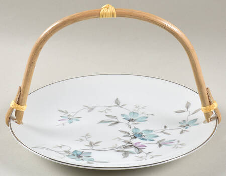 Lorene 5 3/8"-5 5/8" Bamboo Handled Serving Plate  HC