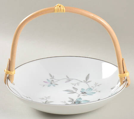 Lorene 7''-7 1/4'' Basket W/Bamboo Handle HC