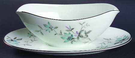Lorene Gravy Boat with Attached Underplate