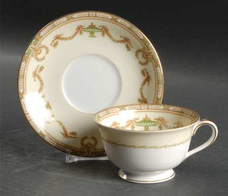 Lorento Footed Cup & Saucer Set