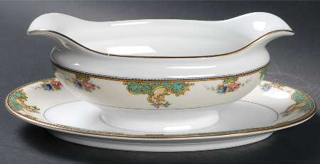 Lorenzo (No #) Gravy Boat with Attached Underplate