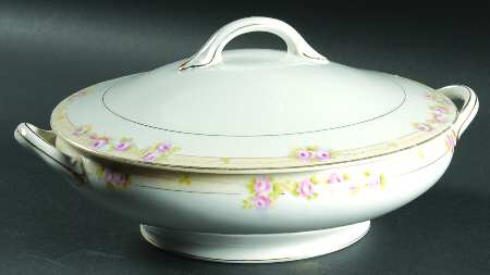 The Lorraine  Round Covered Vegetable