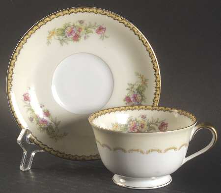 Lorina Footed Cup & Saucer Set