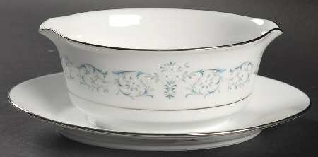 Lorraine Gravy Boat with Attached Underplate
