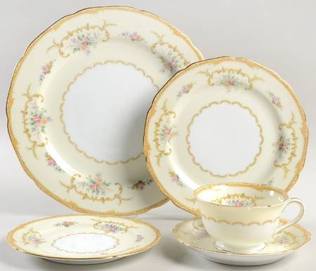Lotus 5 Piece Place Setting