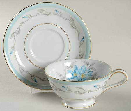 Louise Footed Cup & Saucer Set