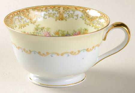 Loyalo Footed Cup