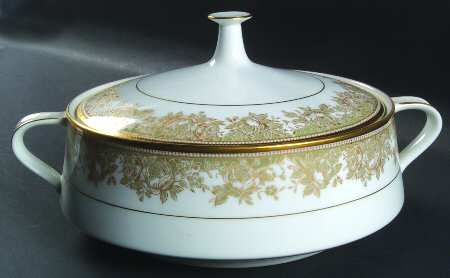 Lucerne Round Covered Vegetable