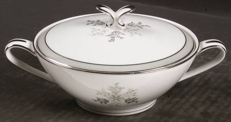 Lucille Sugar Bowl & Lid