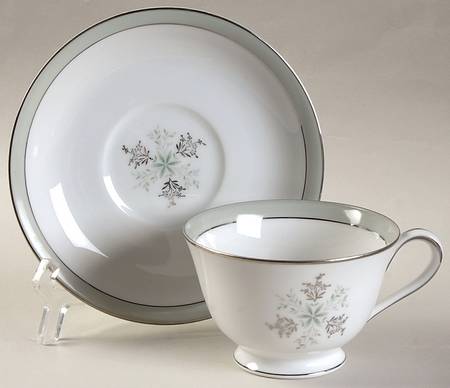 Lucille Footed Cup & Saucer Set