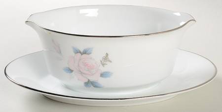 Lucia Gravy Boat with Attached Underplate