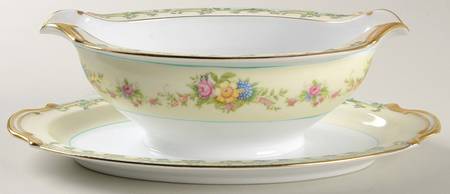 Lucia Gravy Boat with Attached Underplate