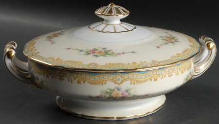 Lucine Round Covered Vegetable