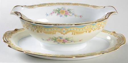 Lucine Gravy Boat with Attached Underplate