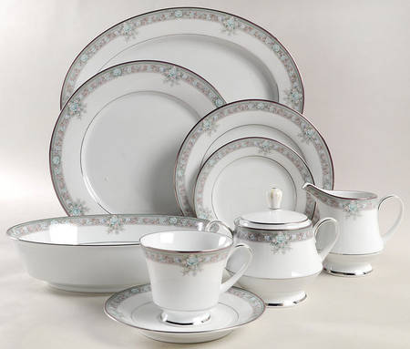 Lunceford 45 Piece Starter Set by Noritake
