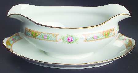 The Luzon Gravy Boat with Attached Underplate