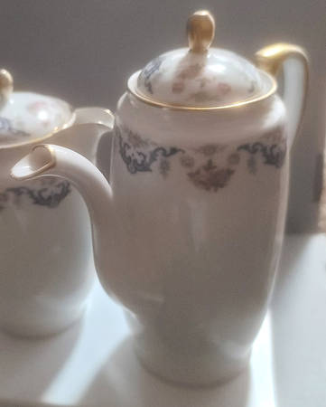 Luzano, The Coffee Pot & Lid