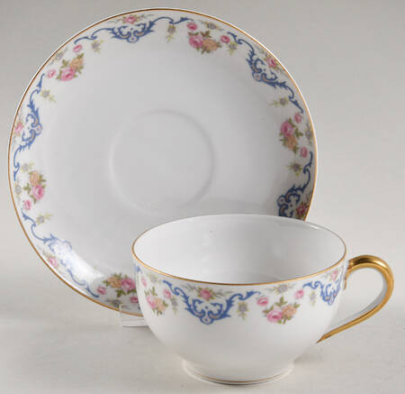 Luzano, The Flat Cup & Saucer Set