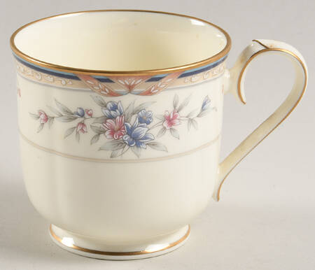 Lylewood Footed Cup