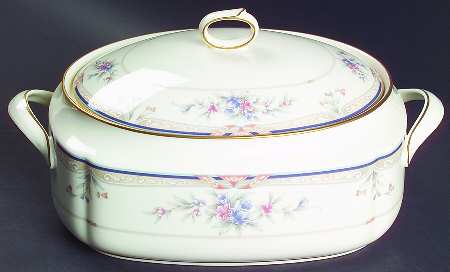 Lylewood Oval Covered Vegetable