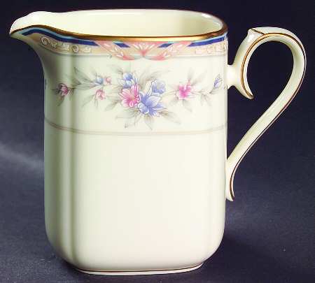 Lylewood Creamer