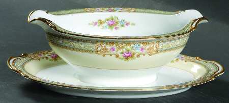 Lynbrook Gravy Boat with Attached Underplate