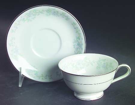 Lyndon Footed Cup & Saucer Set