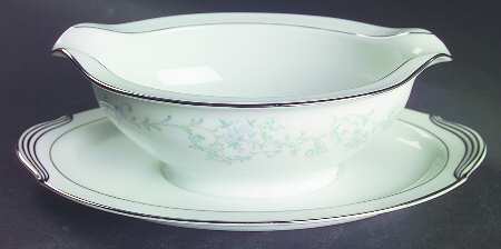 Lyndon Gravy Boat with Attached Underplate