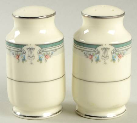 Lyndenwood Salt & Pepper Set