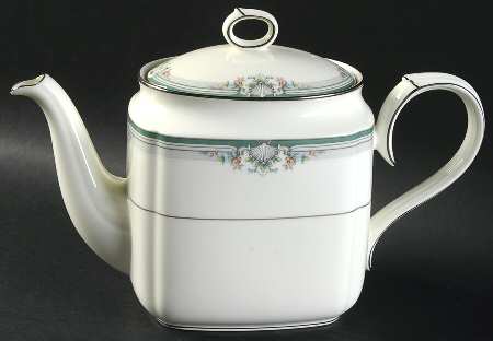 Lyndenwood Teapot & Lid